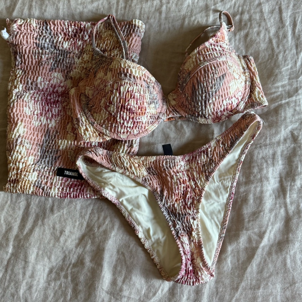 Triangl Saria Bikini Set